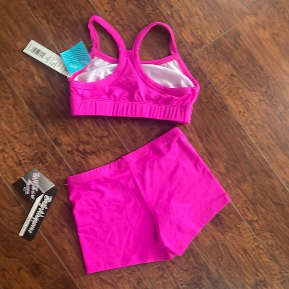 Body Wrappers - Dance class /Gym Workout 2 piece Set. Sports Bra & Bike Shorts - Picture 2 of 6
